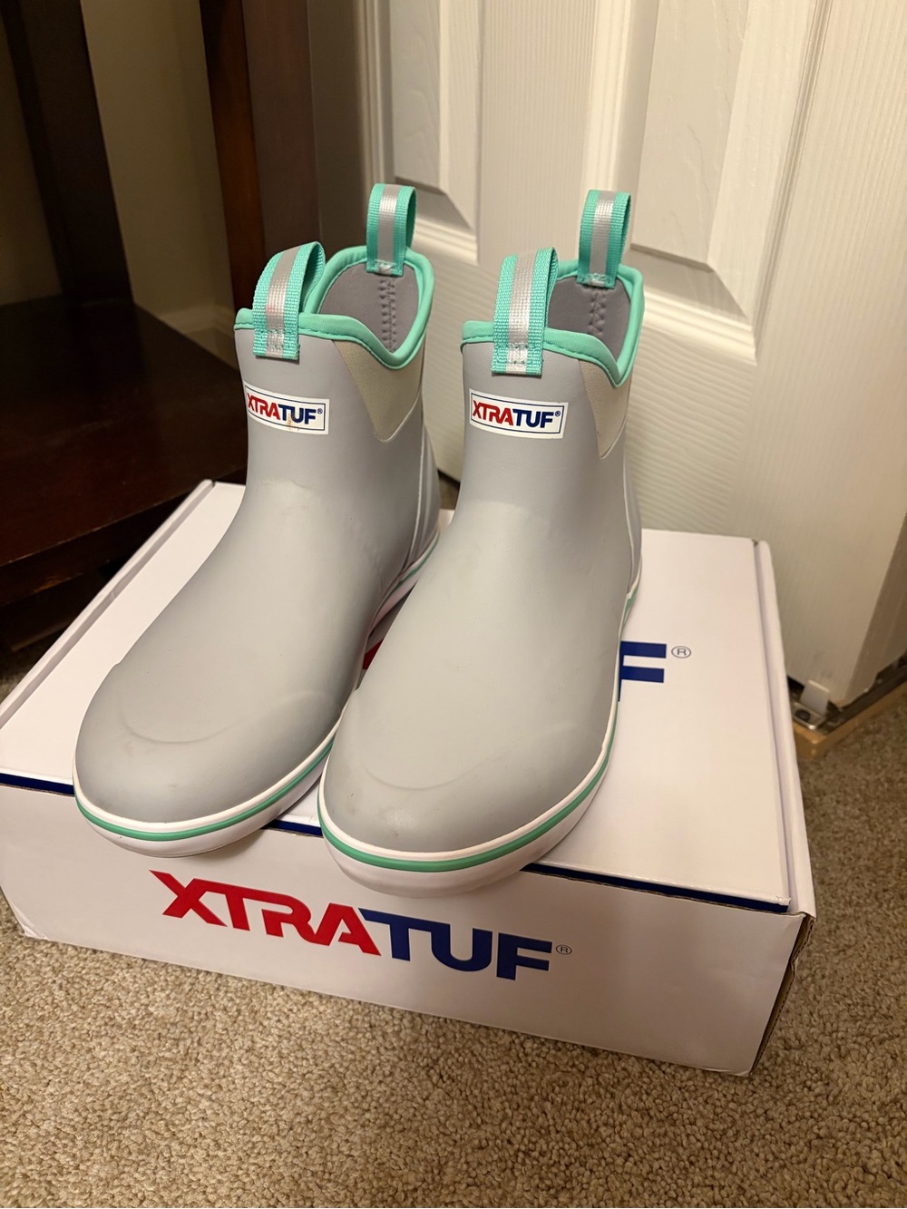 Xtratuf Women's Ankle Deck Boot - Light Gray with Mint Trim
